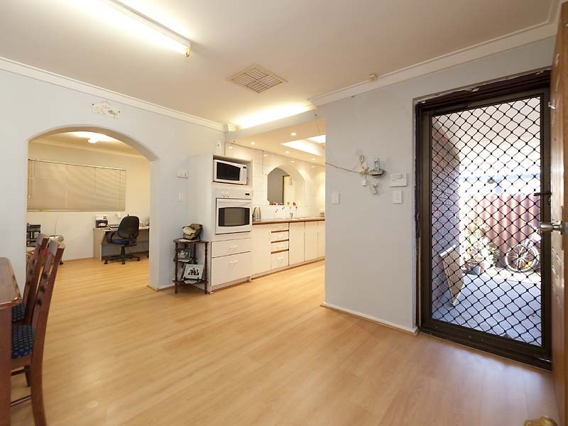 349 Holmes Road, Forrestfield WA 6058