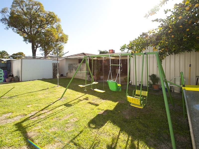 349 Holmes Road, Forrestfield WA 6058