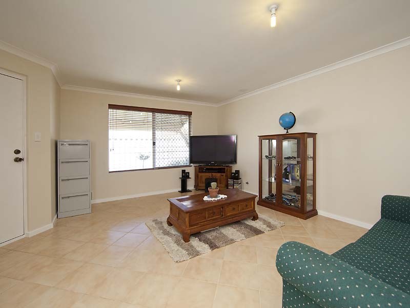 19/11 Elvire Street, Viveash WA 6056