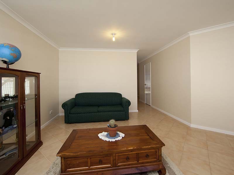 19/11 Elvire Street, Viveash WA 6056