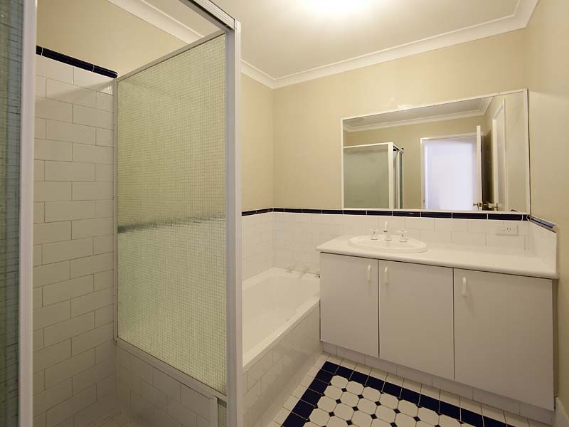 19/11 Elvire Street, Viveash WA 6056