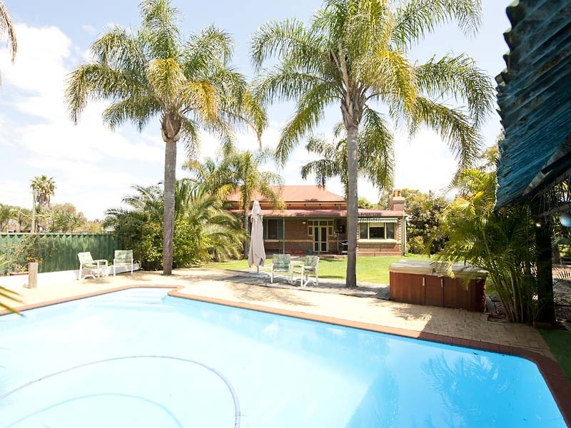 15 Toodyay Road, Middle Swan WA 6056