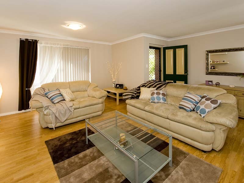 20/11 Elvire Street, Viveash WA 6056