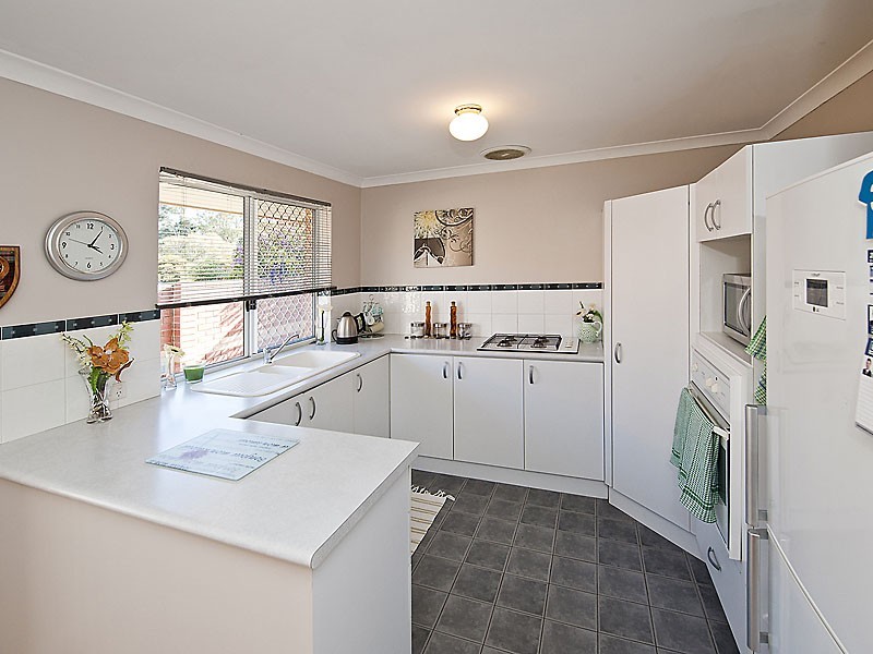 20/11 Elvire Street, Viveash WA 6056