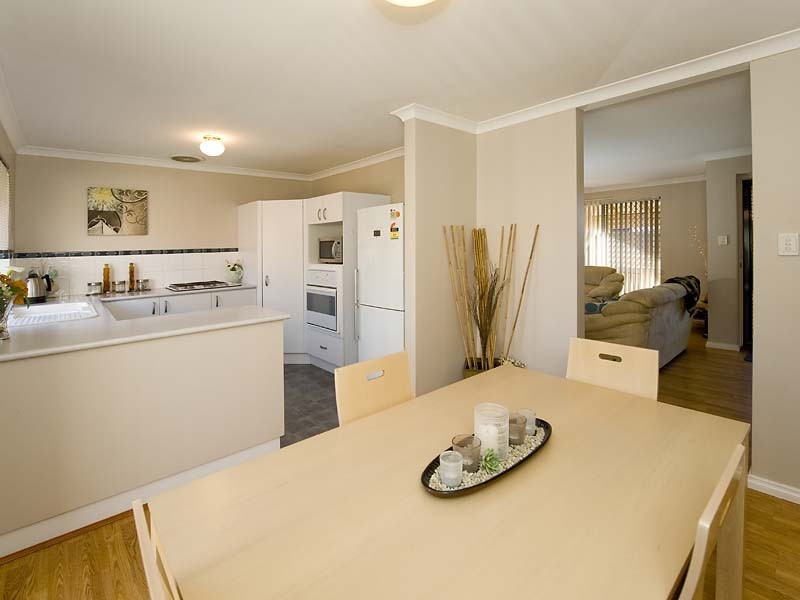 20/11 Elvire Street, Viveash WA 6056