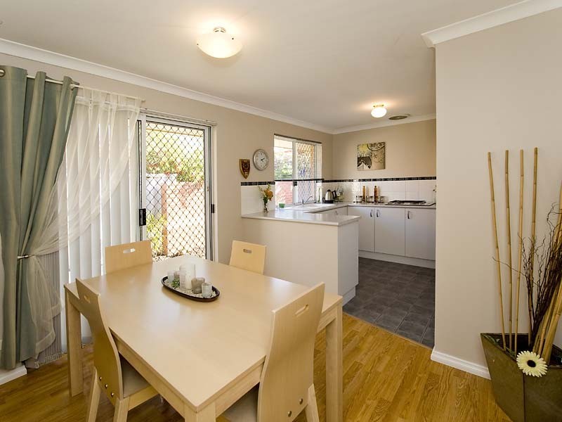 20/11 Elvire Street, Viveash WA 6056