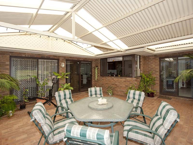 8 James Street, Swan View WA 6056