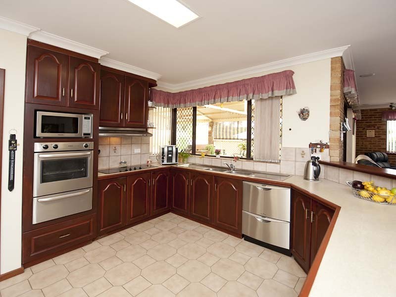 8 James Street, Swan View WA 6056