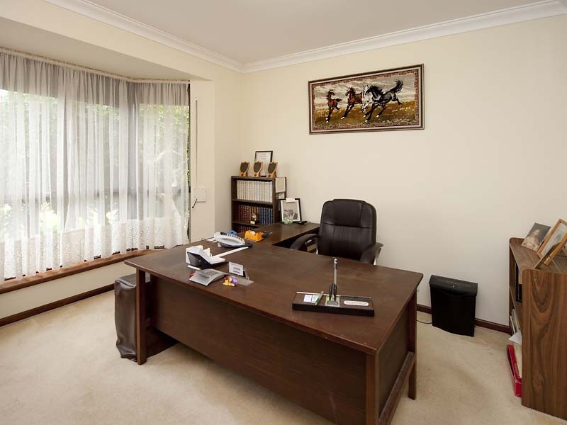 8 James Street, Swan View WA 6056