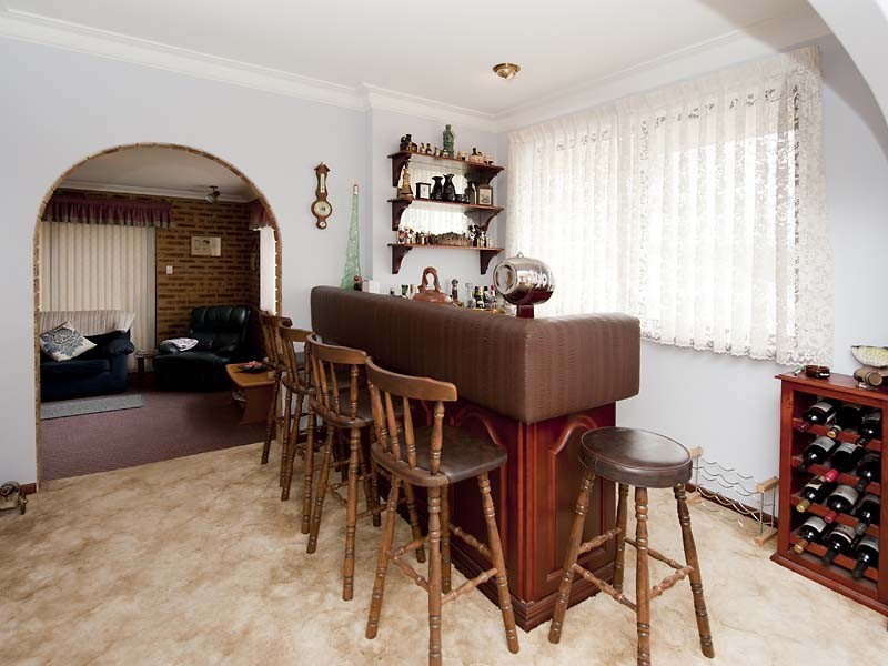 8 James Street, Swan View WA 6056