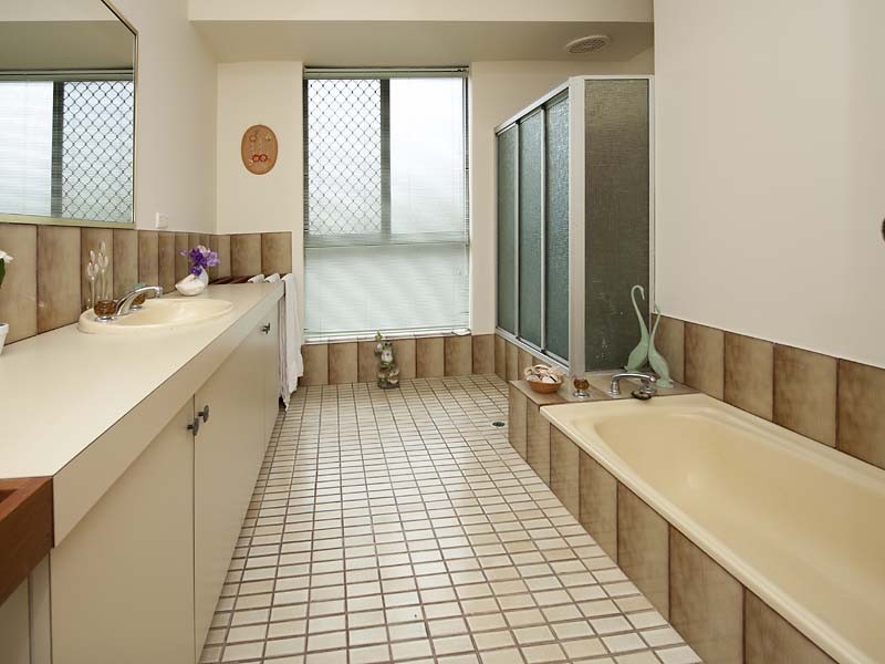 8 James Street, Swan View WA 6056