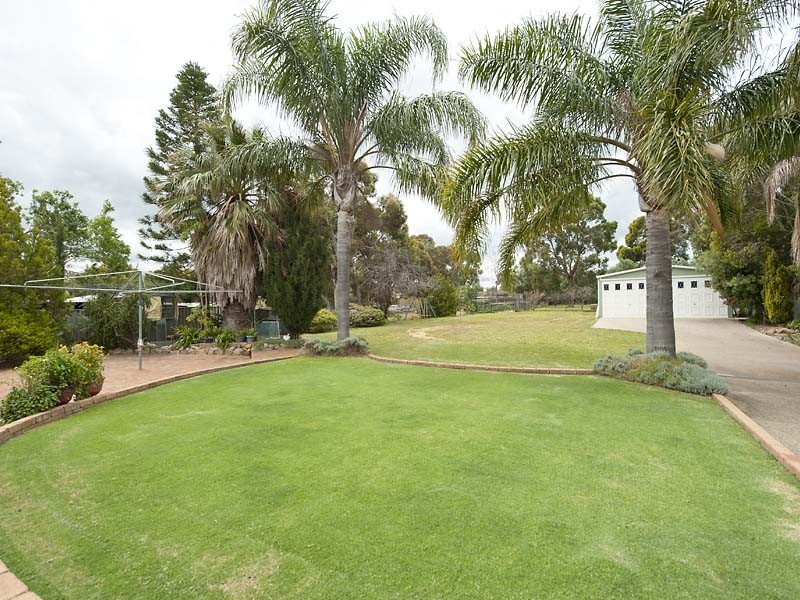 8 James Street, Swan View WA 6056