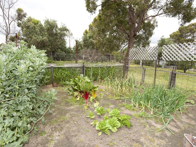 8 James Street, Swan View WA 6056