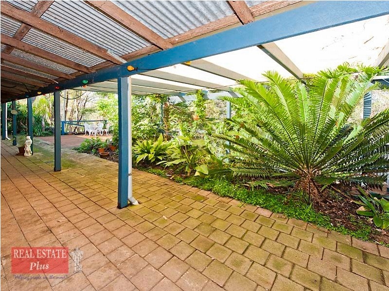 24 Feldman Crescent, Parkerville WA 6081