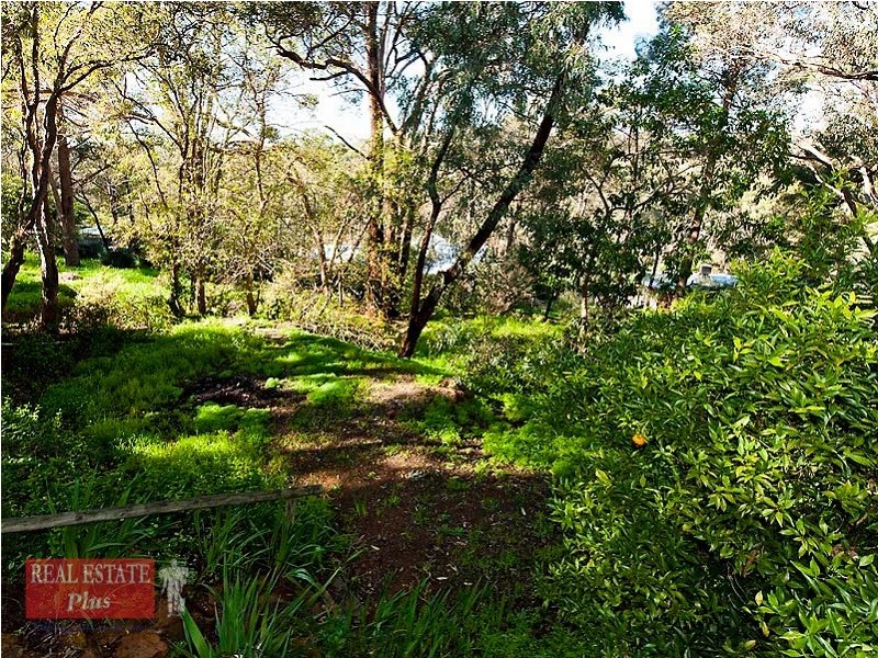 24 Feldman Crescent, Parkerville WA 6081