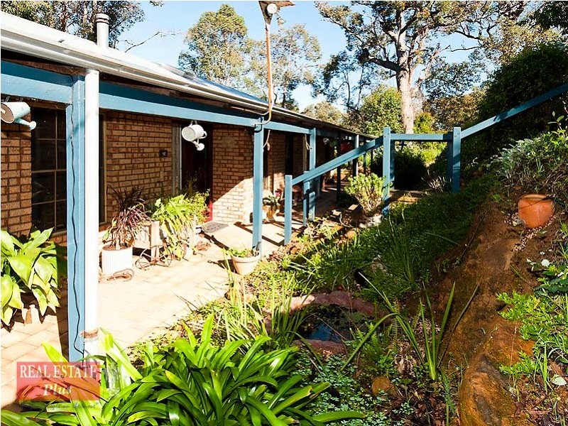 24 Feldman Crescent, Parkerville WA 6081