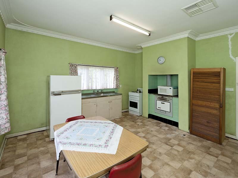 13 Nichol Street, Mundaring WA 6073