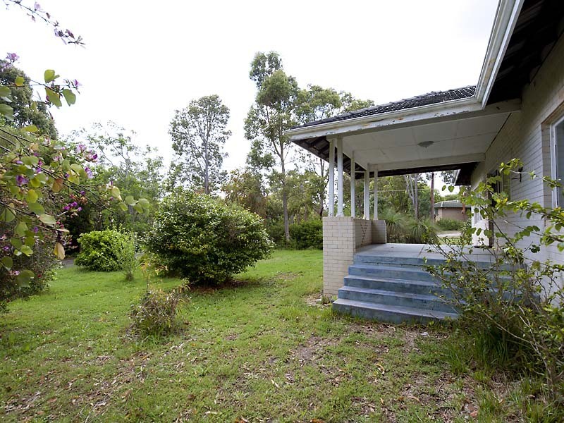 13 Nichol Street, Mundaring WA 6073