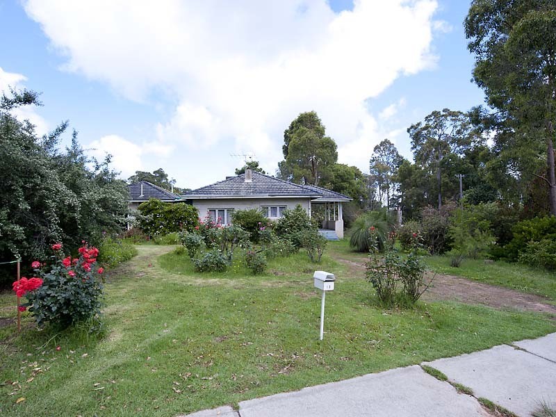 13 Nichol Street, Mundaring WA 6073