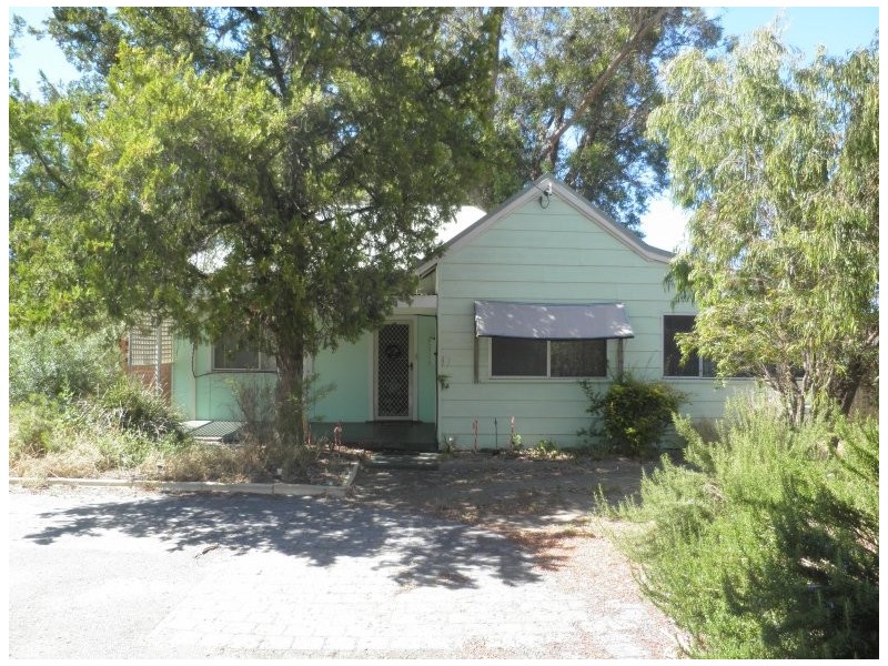 125 Hale Road, Forrestfield WA 6058