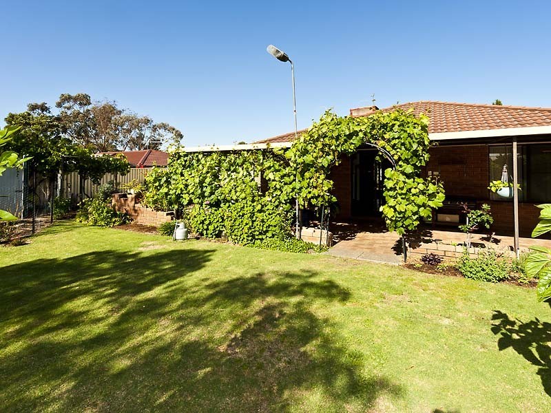 20 The Ridgeway, Swan View WA 6056