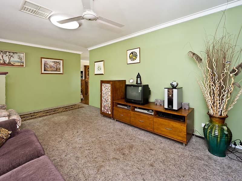 20 The Ridgeway, Swan View WA 6056