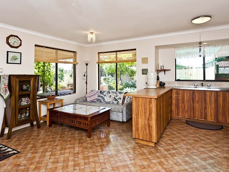 20 The Ridgeway, Swan View WA 6056