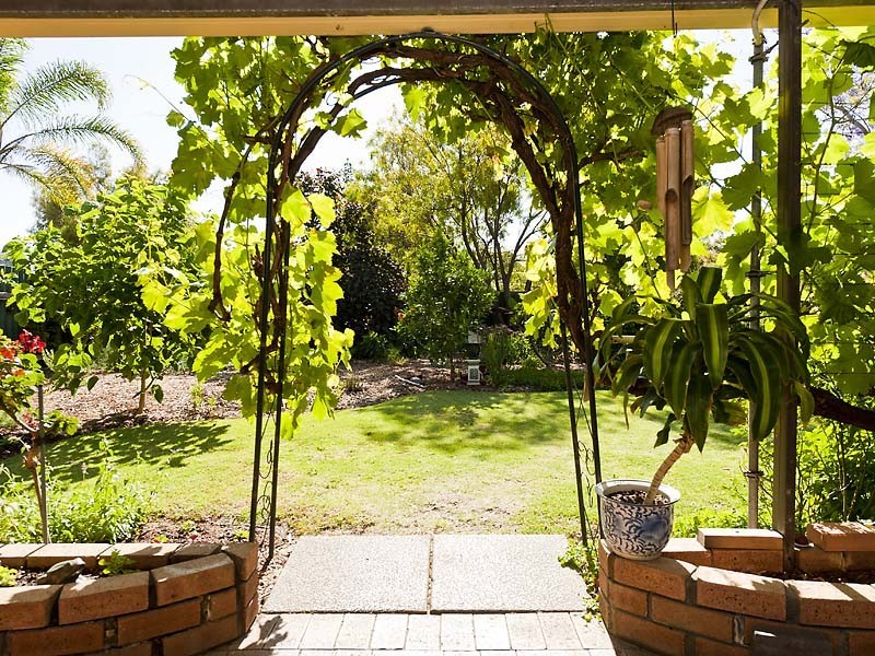 20 The Ridgeway, Swan View WA 6056