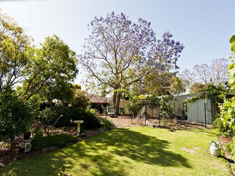 20 The Ridgeway, Swan View WA 6056