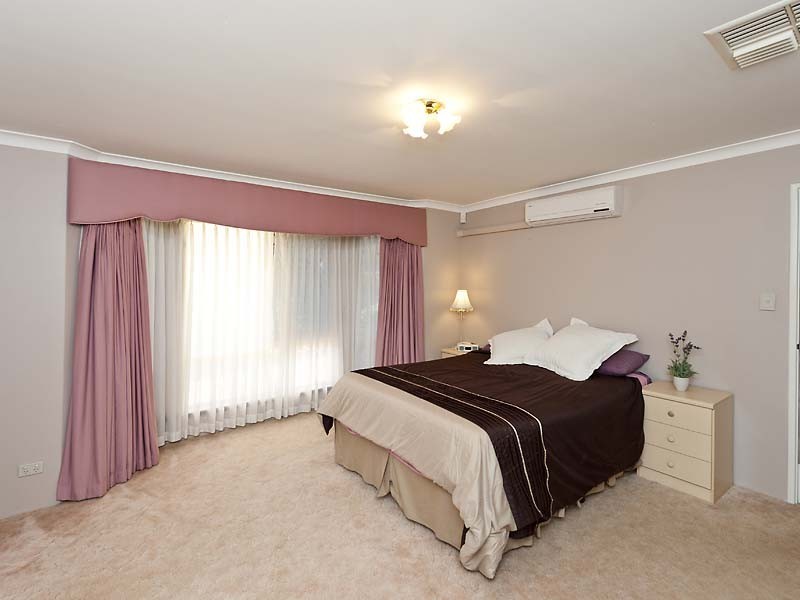 13 Luffe Court, Swan View WA 6056