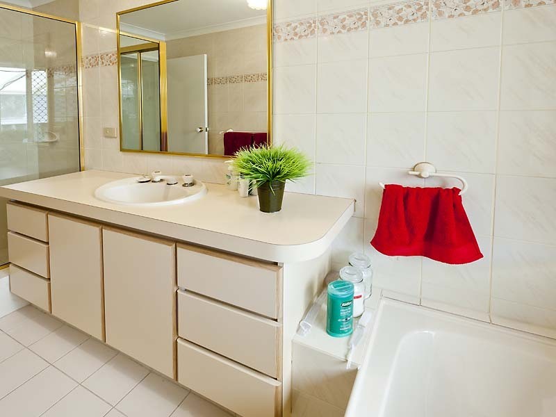 13 Luffe Court, Swan View WA 6056