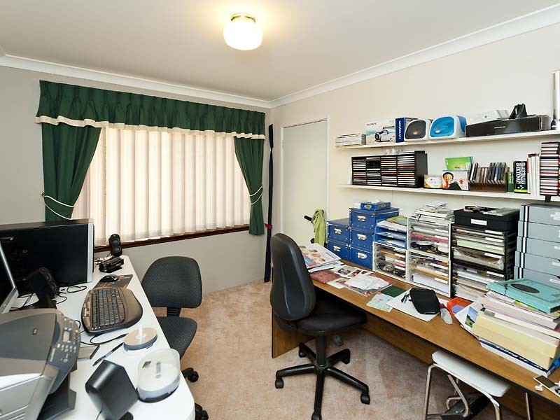 13 Luffe Court, Swan View WA 6056