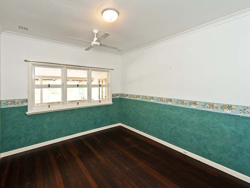 2 Parkway, Swan View WA 6056
