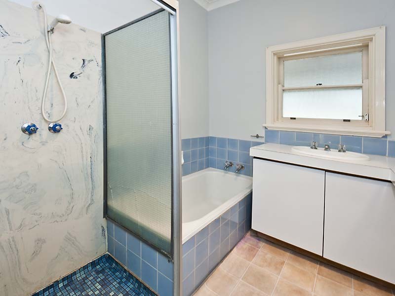 2 Parkway, Swan View WA 6056
