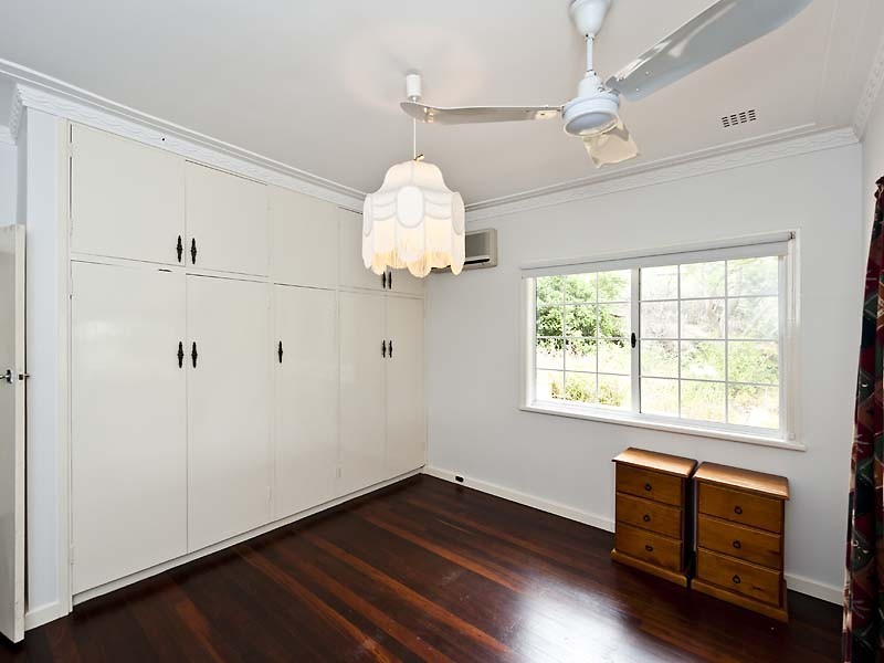 2 Parkway, Swan View WA 6056