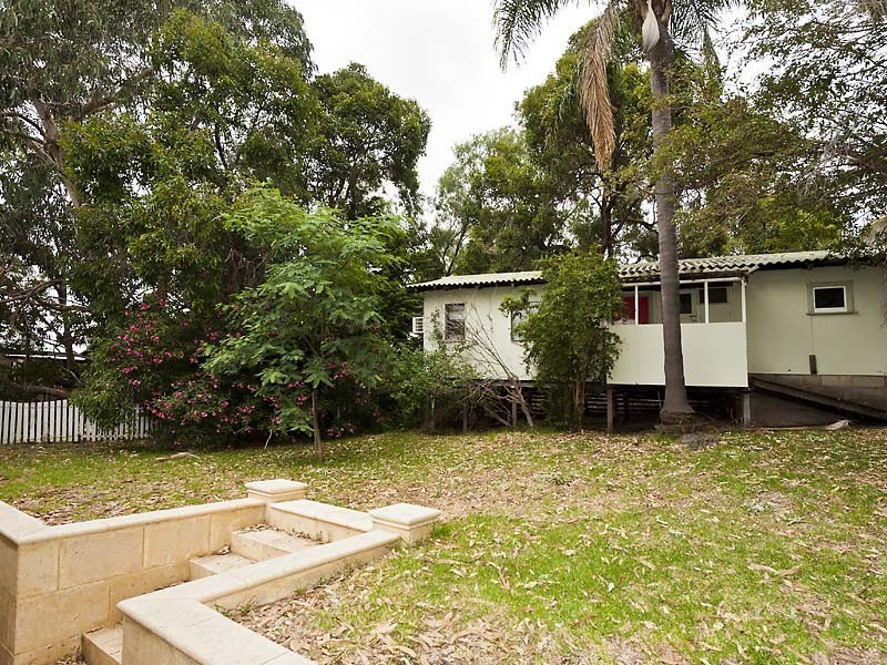 2 Parkway, Swan View WA 6056