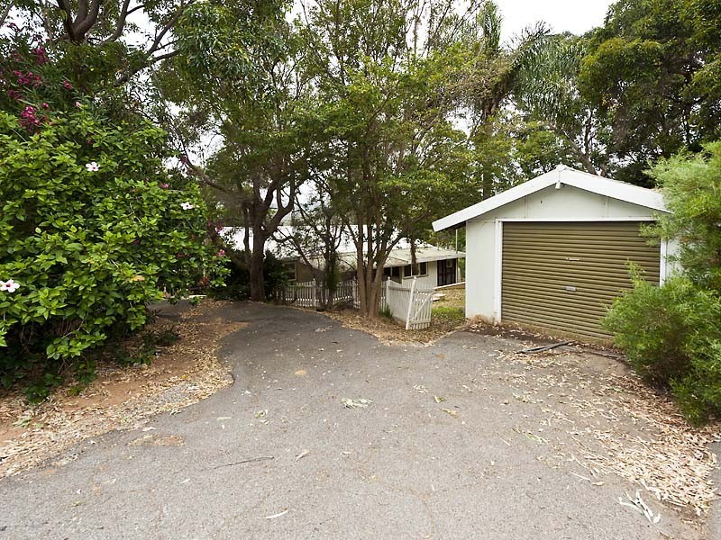2 Parkway, Swan View WA 6056