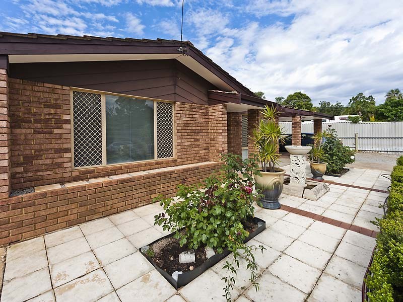 19 Wangalla Place, Koongamia WA 6056