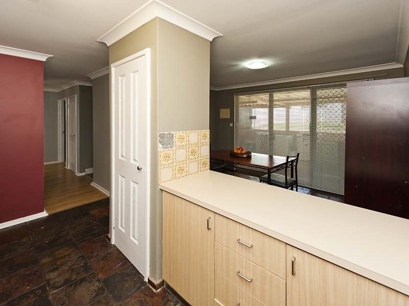 19 Wangalla Place, Koongamia WA 6056