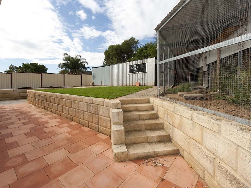 19 Wangalla Place, Koongamia WA 6056