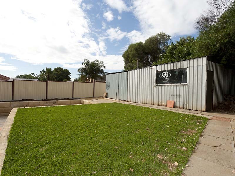 19 Wangalla Place, Koongamia WA 6056