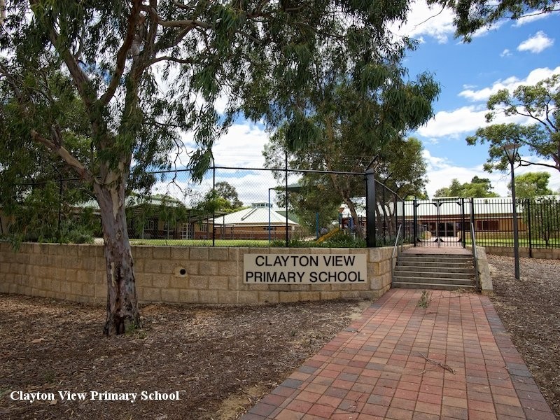 19 Wangalla Place, Koongamia WA 6056