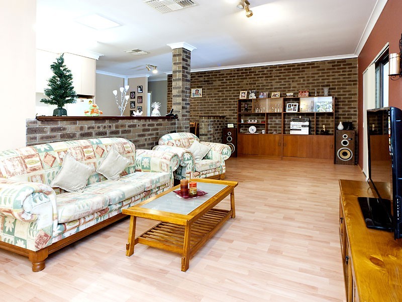 12 Dawson Avenue, Forrestfield WA 6058