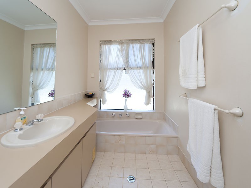 12 Dawson Avenue, Forrestfield WA 6058