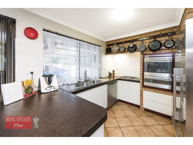 24 Linthorn Crescent, Greenmount WA 6056