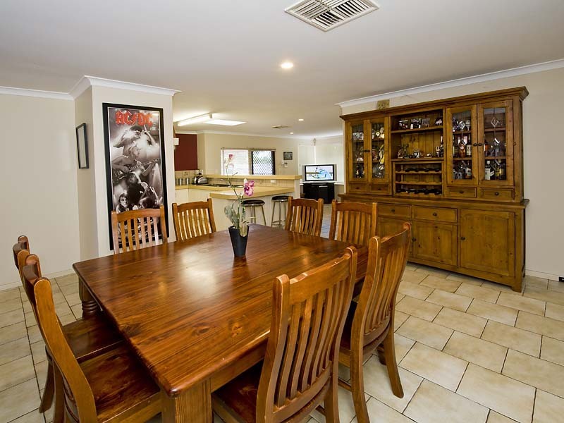 2 Wynne Street, Hazelmere WA 6055