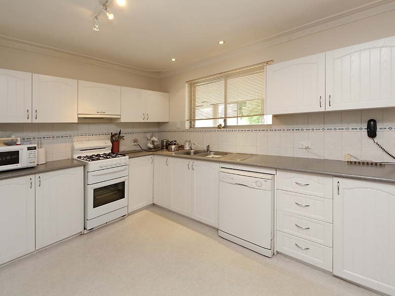 31 Berkshire Road, Forrestfield WA 6058