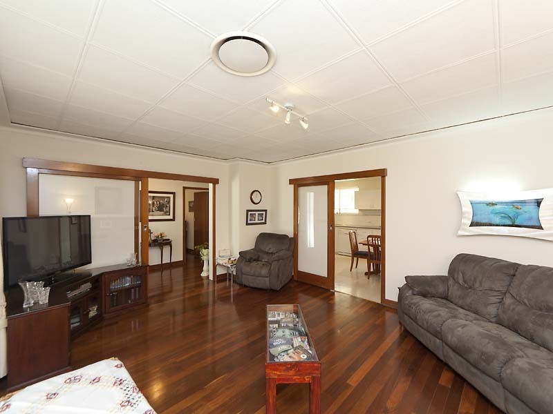 31 Berkshire Road, Forrestfield WA 6058