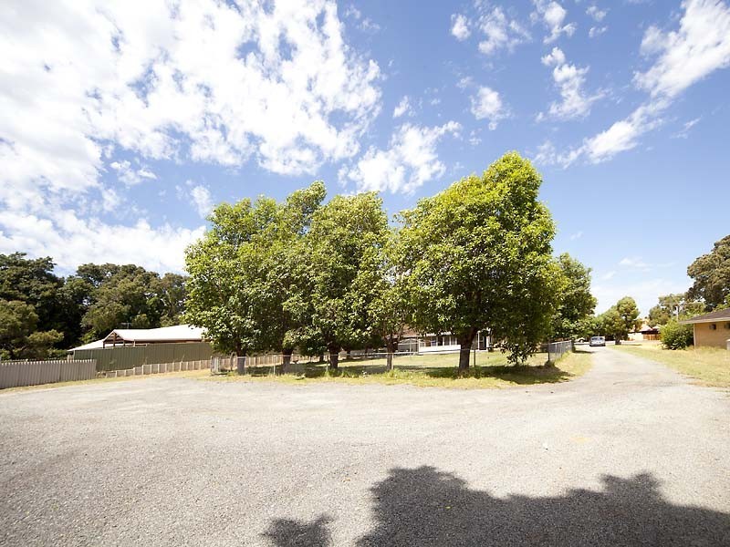 31 Berkshire Road, Forrestfield WA 6058