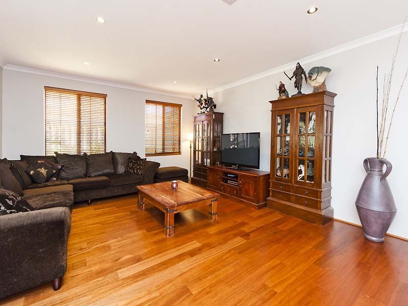 54 Buttercup Crescent, High Wycombe WA 6057